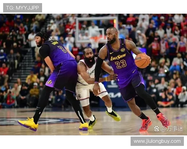 17年勇士与湖人对决回顾：历史交锋与经典瞬间的深度分析